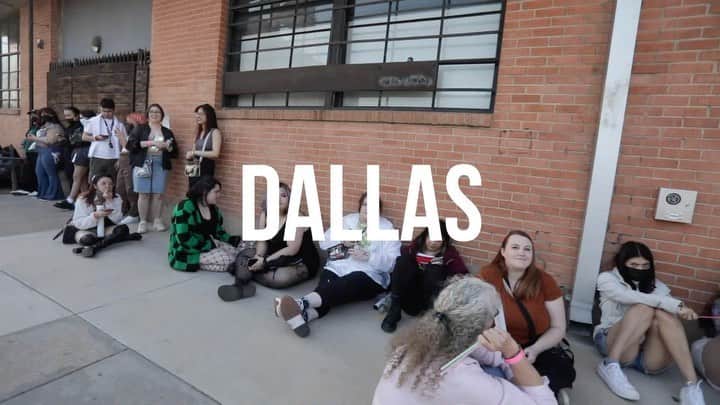 ミスラ・ジン のインスタグラム：「[DALLAS] 👍👍👍👍👍#epikhighisheretour #epikhigh #dallas  📸 video by @bobo.xxndigo」