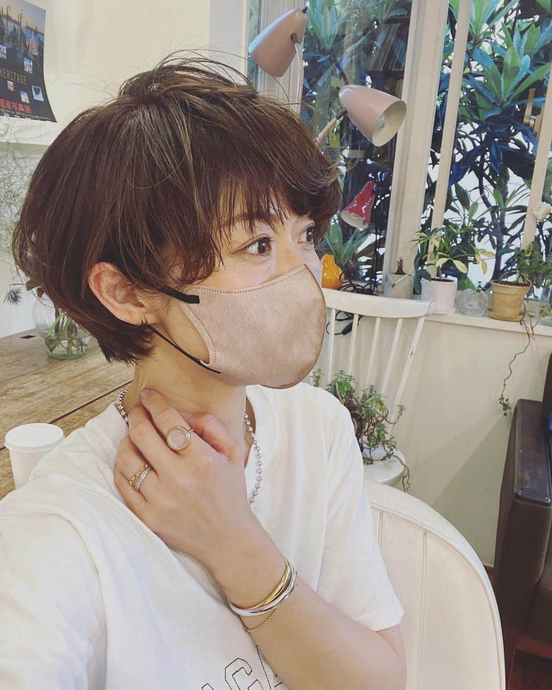 畑野ひろ子のインスタグラム：「先日、4月からのスタートに向けて親子でカット✂️へ。 3月からドタバタの日々でしたが、またそれぞれ新しいスタート🥰✊」