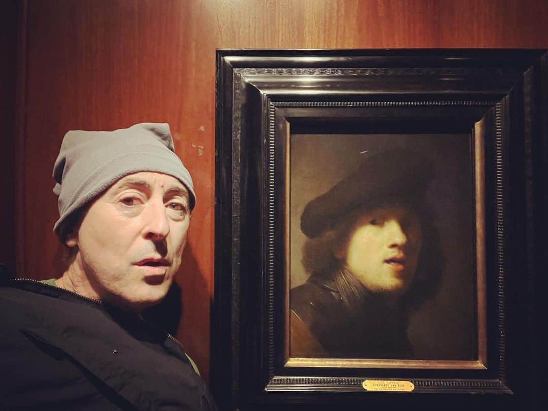 アラン・カミングさんのインスタグラム写真 - (アラン・カミングInstagram)「Which is Rembrandt, which is me?」4月9日 8時05分 - alancummingreally