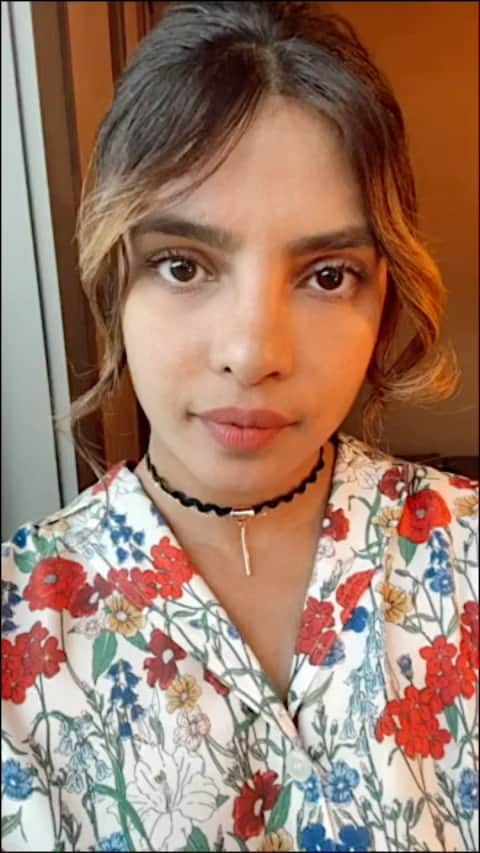 プリヤンカー・チョープラーのインスタグラム：「World leaders, we need you to stand up for refugees around the WORLD to ensure that they get the support they need now.  We can’t just stand by and watch. it’s gone on too long!」