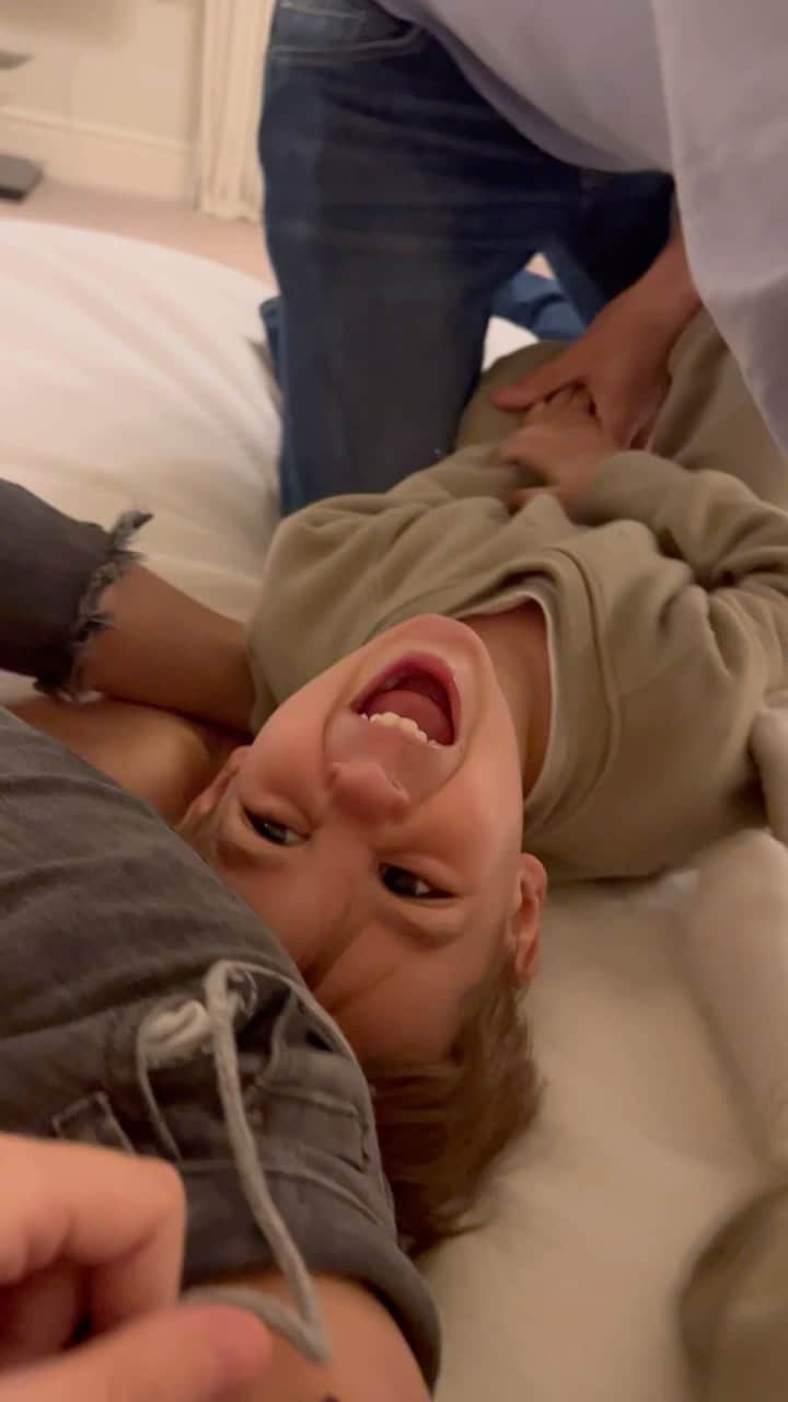 アルバロ・モラタのインスタグラム：「LA FELICIDAD PLENA 😍❤️ OS AMO @alicecampello」