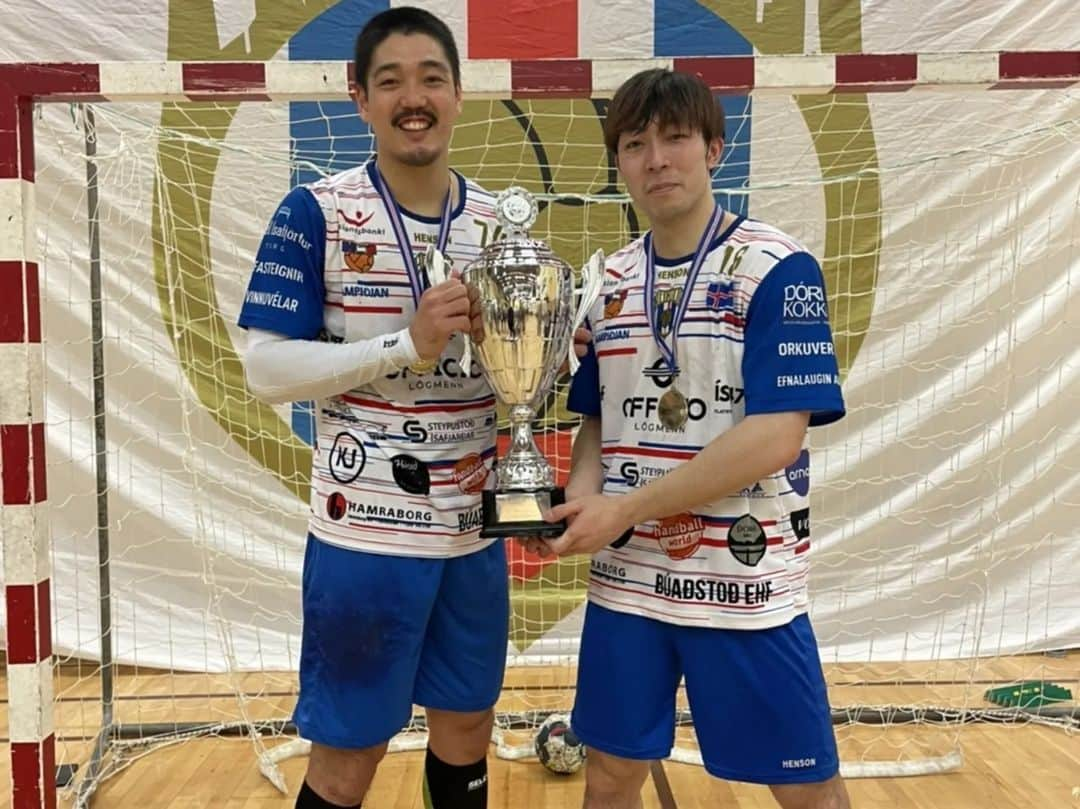 笠原謙哉さんのインスタグラム写真 - (笠原謙哉Instagram)「最終戦に勝って優勝しました🏆️  レギュラーシーズンで1位というのは人生で2回目だったと思います。  どんなリーグであっても1シーズンをメンタル、フィジカルのコンディション整えて、ウォームアップして試合してチャンピオンになるということは難しくそれゆえ凄く価値があるものだと再認識しました。」4月9日 9時49分 - kenya_kasahara_handball