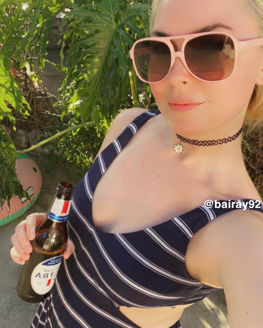 Bailey Rayneのインスタグラム：「Loving this warm weather here in LA 🌞🍺🌴」