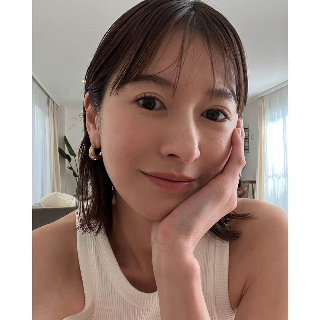 松本恵奈さんのインスタグラム写真 - (松本恵奈Instagram)「こんにちは♡今日は朝から子供達の習い事も終わって、お家でまったりしています⚪️  久しぶりに予定がないのでこのままちょっとゆっくりしたいなぁーと思いつつ、 ずっと後回しにしている掃除と衣替えだけ終わらせたい気持ちと戦い中。笑笑 迷うー💭」4月9日 12時05分 - ena1123