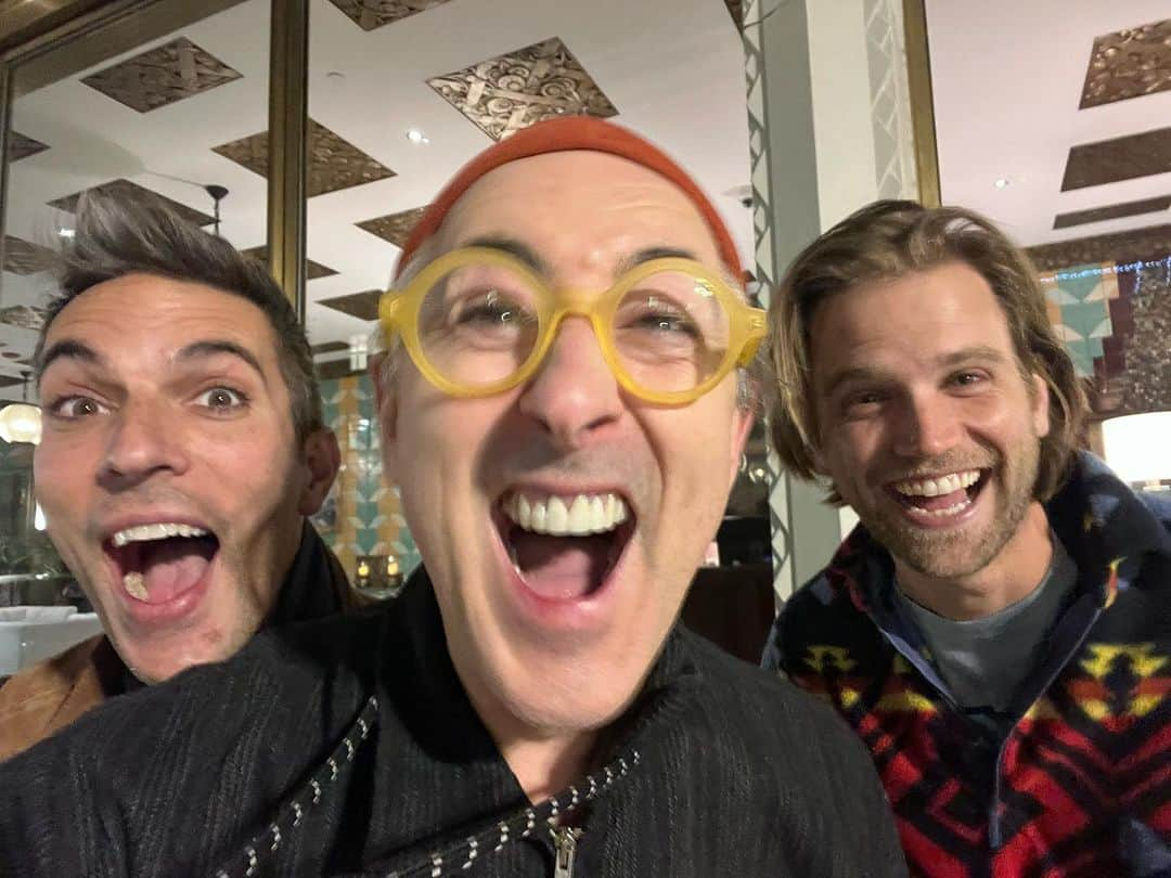 アラン・カミングさんのインスタグラム写真 - (アラン・カミングInstagram)「My absolute favourites @arishapiro  and @henkiskidu  in Indianapolis tonight.」4月9日 14時52分 - alancummingreally