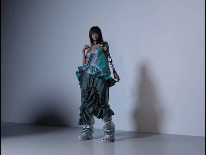 Ruby Gloomのインスタグラム：「👗🧼©️」