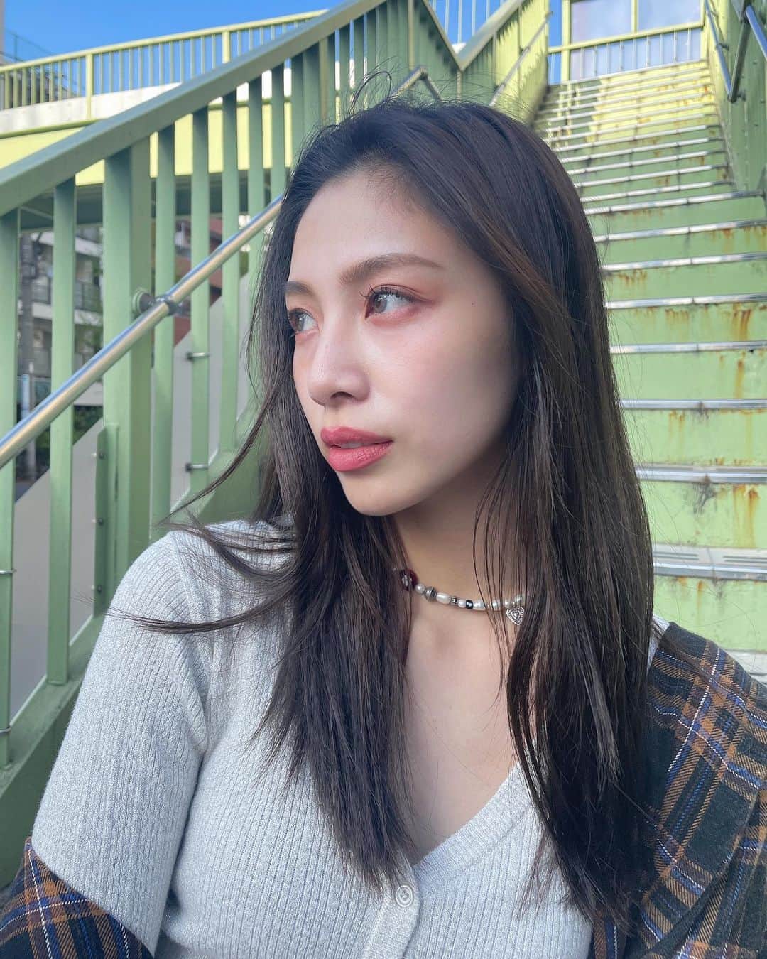 honoka のインスタグラム：「今日もぽかぽかだたね🌸🌸🌸  ちょいデザイン変えて マツエクつけてもらいました。 いつもありがとうございます🙏✨  #chipieee」