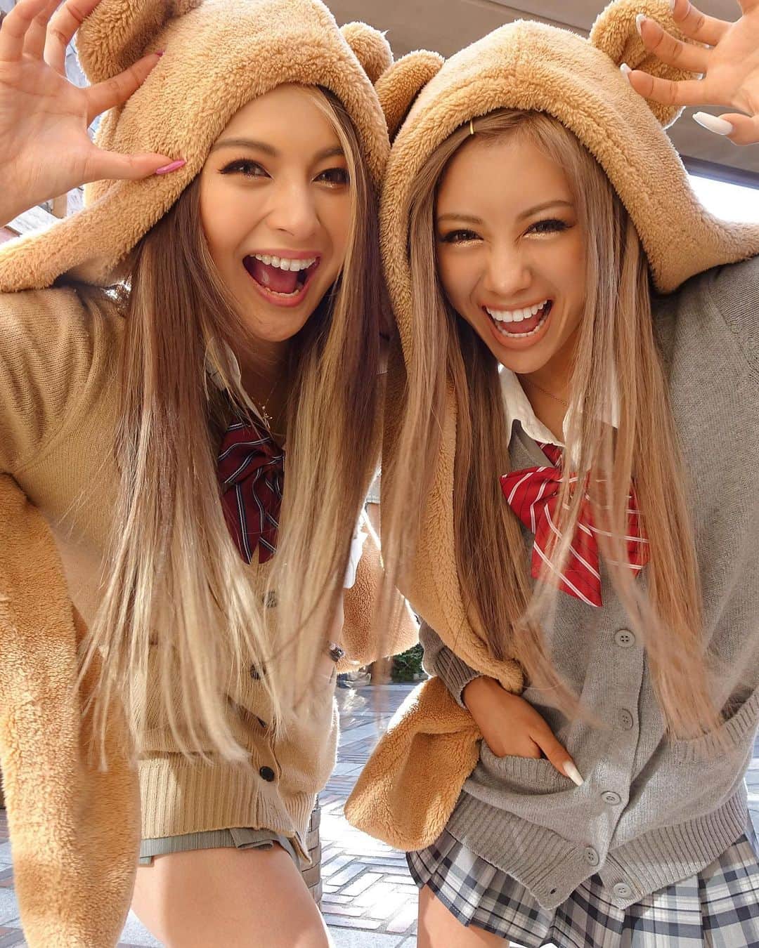 華のインスタグラム：「制服ディズニー🐻💖💖💖 ぎゃる！！！！！ @poyo_ngy」