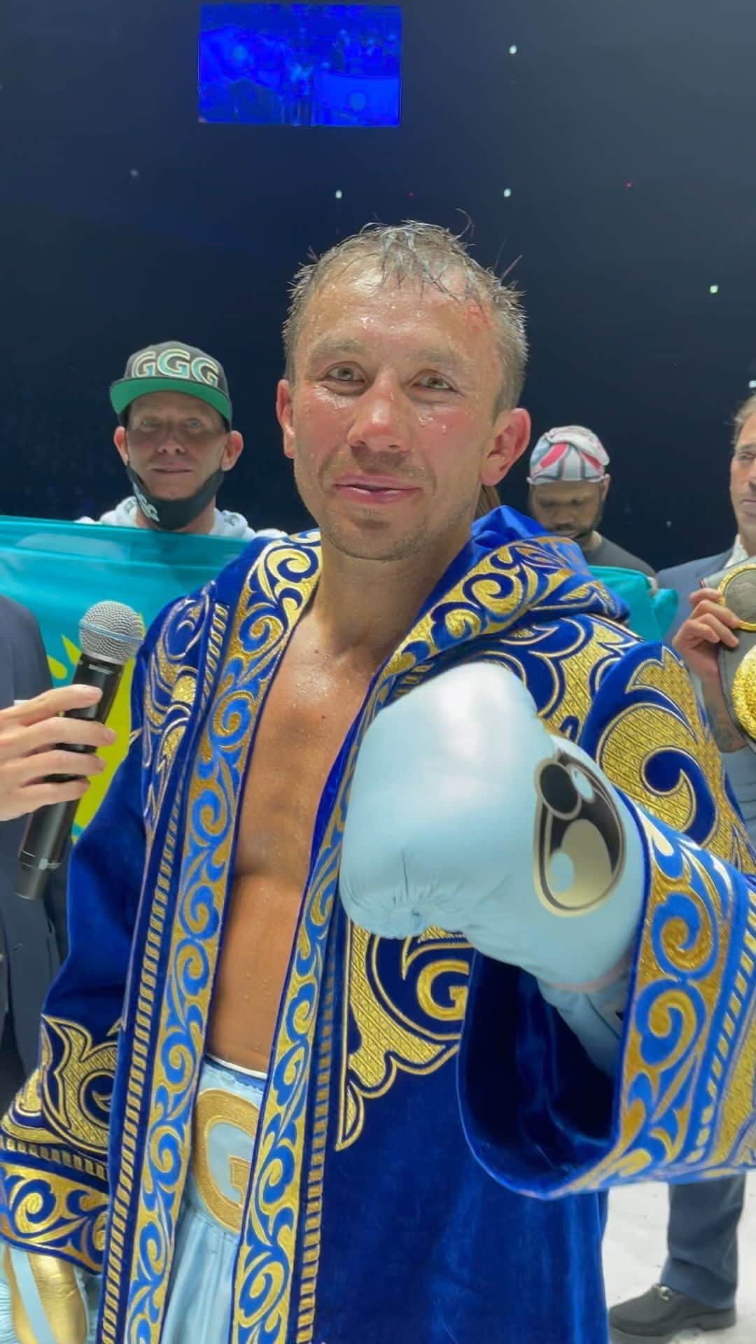 ゲンナジー・ゴロフキンのインスタグラム：「Alga Kazakhstan! 🇰🇿🇰🇿🇰🇿🦾🦾🦾  #teamwork #teamGGG」