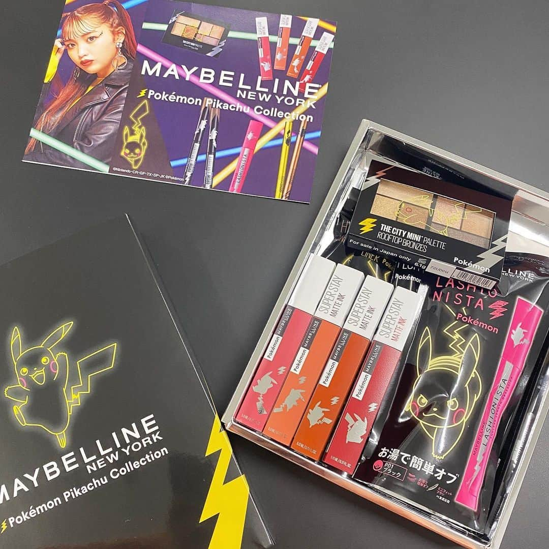 柴田阿弥さんのインスタグラム写真 - (柴田阿弥Instagram)「ㅤㅤㅤㅤㅤㅤㅤㅤㅤㅤㅤㅤㅤ ㅤㅤㅤㅤㅤㅤㅤㅤㅤㅤㅤㅤㅤ ㅤㅤㅤㅤㅤㅤㅤㅤㅤㅤㅤㅤㅤ メイベリンさん(@maybelline)から頂きました、 ピカチュウのコスメセット🫧きゃー❣️ 夢！夢すぎる、、、！可愛い🥹💖💖 ㅤㅤㅤㅤㅤㅤㅤㅤㅤㅤㅤㅤㅤ ㅤㅤㅤㅤㅤㅤㅤㅤㅤㅤㅤㅤㅤ ㅤㅤㅤㅤㅤㅤㅤㅤㅤㅤㅤㅤㅤ 可愛すぎるな(〃°ω°〃) 元々このシリーズのティントは ほんっっとに驚くほど落ちないので アベヒルの日はずっとこれなんです🥹💄 ㅤㅤㅤㅤㅤㅤㅤㅤㅤㅤㅤㅤㅤ ㅤㅤㅤㅤㅤㅤㅤㅤㅤㅤㅤㅤㅤ マスカラもお湯落ちで学生時代から ずっとお世話になっていたので感動〜〜🥰 ㅤㅤㅤㅤㅤㅤㅤㅤㅤㅤㅤㅤㅤ ㅤㅤㅤㅤㅤㅤㅤㅤㅤㅤㅤㅤㅤ ㅤㅤㅤㅤㅤㅤㅤㅤㅤㅤㅤㅤㅤ うわー！本当に嬉しいっ💖🥰 めちゃくちゃ大切に使います！！！ ありがとうございます(。・ω・。)🍎 ㅤㅤㅤㅤㅤㅤㅤㅤㅤㅤㅤㅤㅤ ㅤㅤㅤㅤㅤㅤㅤㅤㅤㅤㅤㅤㅤ #メイベリン #maybelline #メイベリンリップ #メイベリンニューヨーク #メイベリンマットリップ #メイベリンマスカラ #メイベリンアイシャドウ #メイベリンラッシュニスタ #ピカチュウコスメ #メイベリンピカチュウ #ピカチュウ」4月9日 22時09分 - ayashibata0401