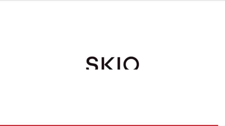 小祝麻里亜のインスタグラム：「ロート製薬【SKIO】の新商品、VCクレンジングバームのHOW TO動画に出演しております☺️🤍  体温でとろけるW洗顔不要のクレンジングバーム。チュ―ブタイプというのが珍しいなと感じました✨  毛穴汚れ・メイク汚れ・古い角質・ざらつきも一気にオフしてくれましたよ☺️❗️実際の動画は長いので短く編集したの載せます🫰🫰  @skio_official  ． ． ＿＿＿＿ #ロート製薬 #skio #スキオ #HOWTO動画 #スキンケア動画 #ビューティモデル #メイクモデル  #오운애티튜드 #화장품 #뷰티스타그램」