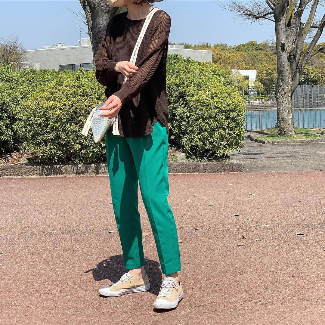 sayasu__さんのインスタグラム写真 - (sayasu__Instagram)「2022.4.9  今日 陶器市へ♡ 今回は結構な買い物してしまった😂  今日は暑くなりそうやったから アミアミのtopsを💫 これ1.2年前にguで買ったけど 着るタイミングがなかなかなくて あんまり着れてなかった😇  #上下gu #ストレッチテーパードパンツ #gu#ジーユー #converse#コンバース #beautifulpeople#ビューティフルピープル  アイテム詳細はトップページのPARTEから飛べます✨」4月9日 22時34分 - sayasu__