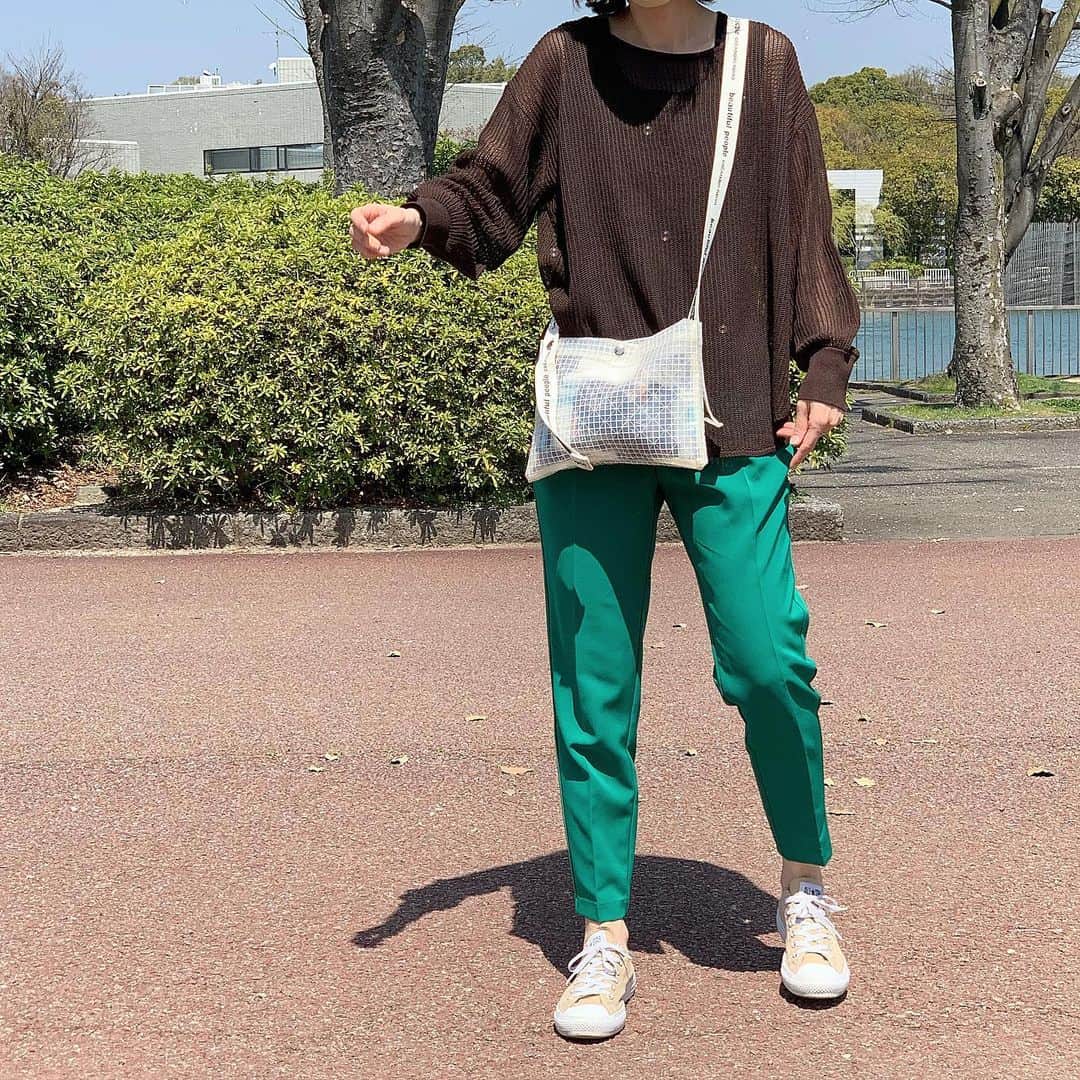 sayasu__さんのインスタグラム写真 - (sayasu__Instagram)「2022.4.9  今日 陶器市へ♡ 今回は結構な買い物してしまった😂  今日は暑くなりそうやったから アミアミのtopsを💫 これ1.2年前にguで買ったけど 着るタイミングがなかなかなくて あんまり着れてなかった😇  #上下gu #ストレッチテーパードパンツ #gu#ジーユー #converse#コンバース #beautifulpeople#ビューティフルピープル  アイテム詳細はトップページのPARTEから飛べます✨」4月9日 22時34分 - sayasu__