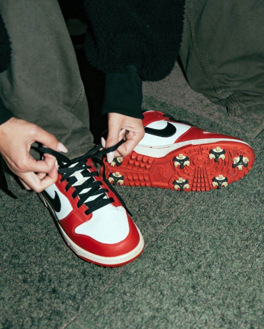 MARISさんのインスタグラム写真 - (MARISInstagram)「My fav golf kicks #Dunk @nikegolf ✔️❤️ I’m a tomboy ✌️ Swipe left to check my new vintage set 🔥🔥🔥⛳️ #nike #nikegolf #golfkicks #dunk #golfgirl #golffashion」4月9日 22時41分 - marristea