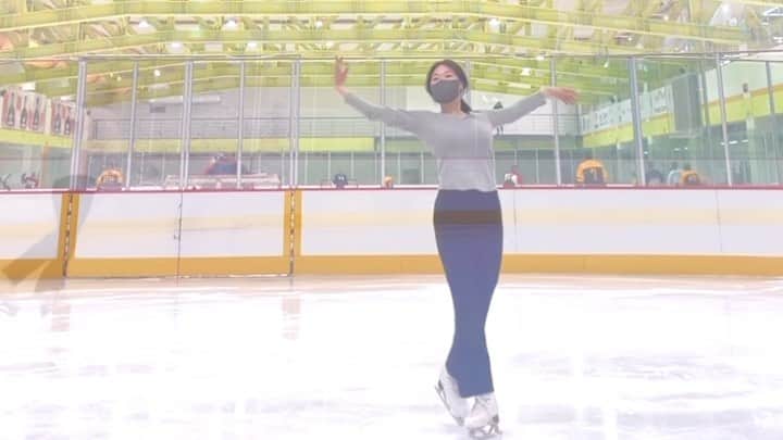 金海珍のインスタグラム：「이번주 20시간 넘게 링크위에 있었으면서 또 내 연습은 새롭고 재밌다👻⛸  너무 오랜만이야 이 느낌 :)」