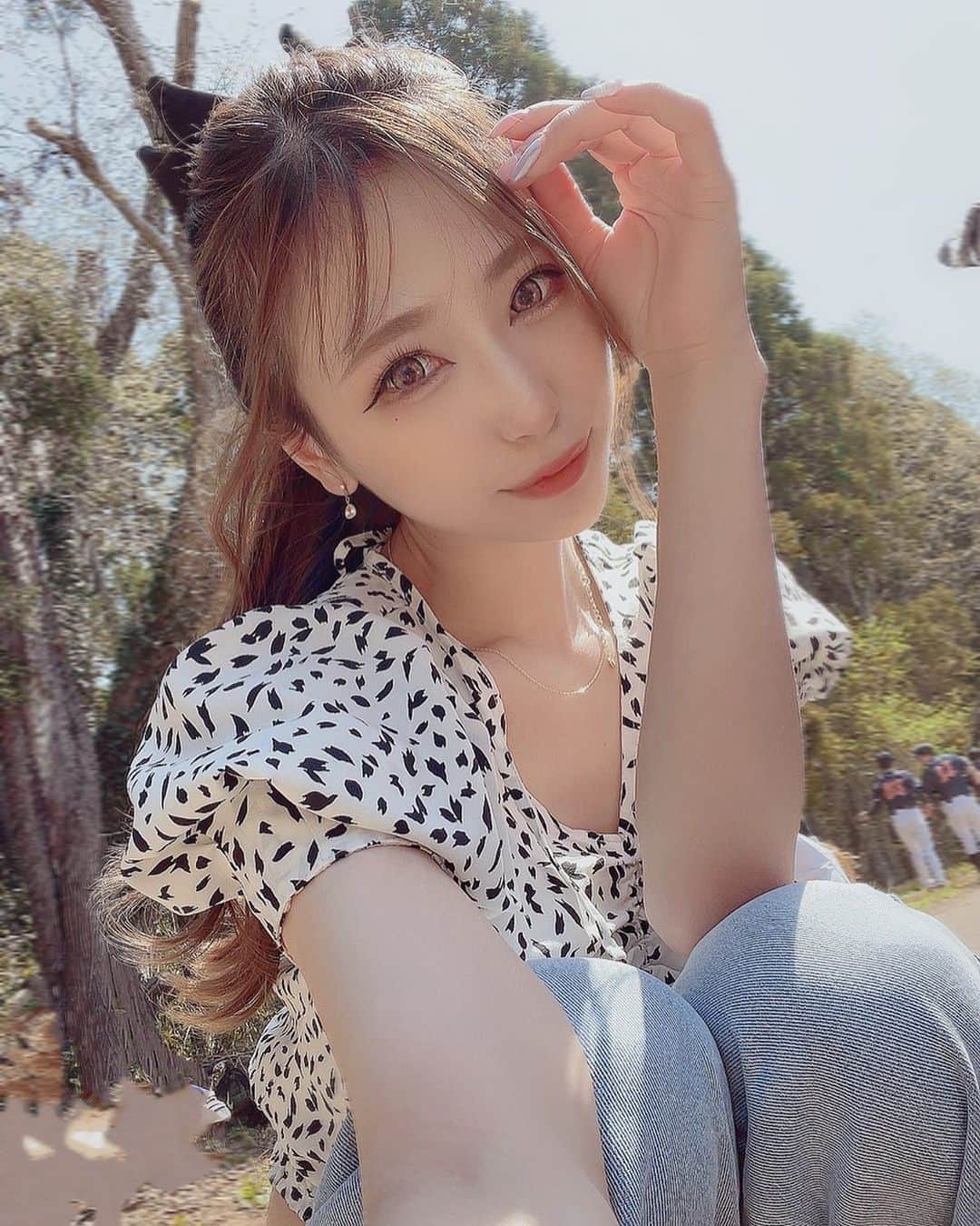 のインスタグラム：「すごいあったかい〜☀️☀️🍧  #selfie #me #春コーデ」