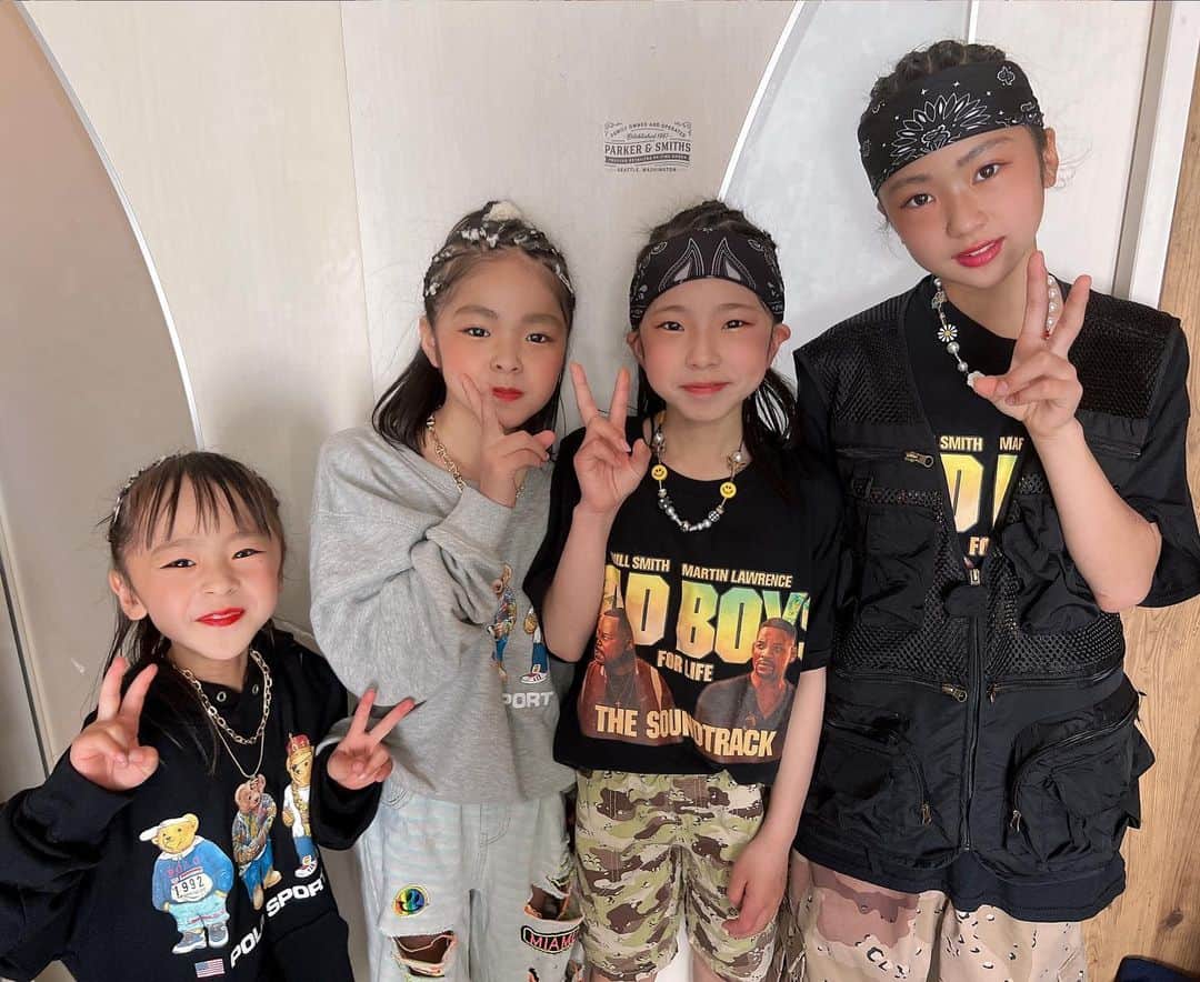 Kazukiのインスタグラム：「#ダンスkids#中1#小6#小4#小2#発表会#コーンロウ#美容師ママ#ヘアセット#ママ作#ヘアメイク#女子チーム#漆山家#」
