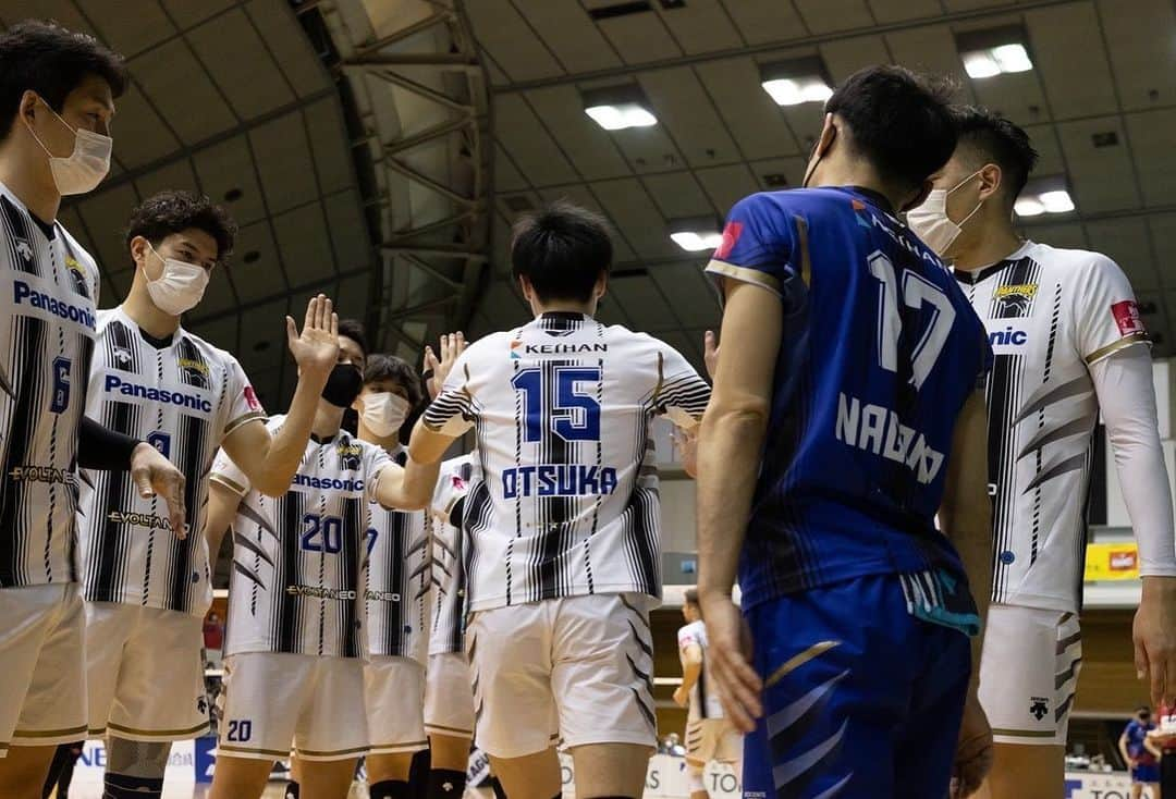 大塚達宣さんのインスタグラム写真 - (大塚達宣Instagram)「2021/22 Vリーグ🥉 結果は満足いくものではなかったけれど プレーオフの舞台はずっとここでバレーをしていたいぐらい楽しかったです！ 結果にこだわりプレーに責任を持つこと これはVリーグでプレーできたからこそ強く感じたことだと思います。  最後に、Vリーグでの活動を、温かく送り出してくれた早稲田大学、快く受け入れてくれたパナソニックパンサーズに感謝します🙇‍♂️ 応援ありがとうございました！  #パナソニックパンサーズ  #PanasonicPANTHERS #早稲田大学  #Vリーグ  #またいつか」4月10日 20時42分 - tatsutatsu1105