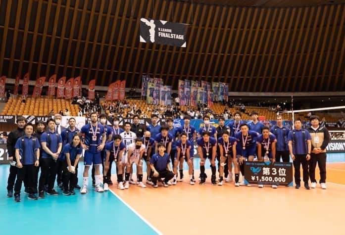大塚達宣のインスタグラム：「2021/22 Vリーグ🥉 結果は満足いくものではなかったけれど プレーオフの舞台はずっとここでバレーをしていたいぐらい楽しかったです！ 結果にこだわりプレーに責任を持つこと これはVリーグでプレーできたからこそ強く感じたことだと思います。  最後に、Vリーグでの活動を、温かく送り出してくれた早稲田大学、快く受け入れてくれたパナソニックパンサーズに感謝します🙇‍♂️ 応援ありがとうございました！  #パナソニックパンサーズ  #PanasonicPANTHERS #早稲田大学  #Vリーグ  #またいつか」