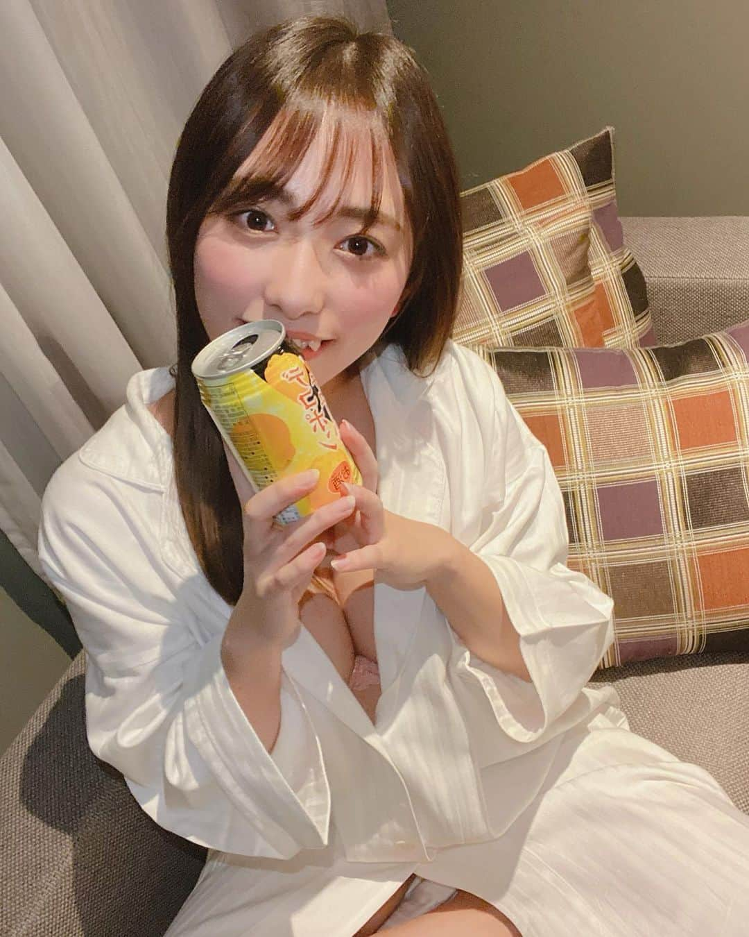 高梨瑞樹さんのインスタグラム写真 - (高梨瑞樹Instagram)「. 一緒に飲も🍊♡ . . . #グラビア #グラドル #インスタグラビア #model #gravure #idol #sexy #asiangirls #japanesegirl #lingerie #下着 #水着 #美乳 #自撮り #萌 #粉我 #赞 #时装 #性感內衣 #좋아요 #좋아요환영 #팔로우 #셀카 #高梨瑞樹」4月10日 20時55分 - tkns_mzk