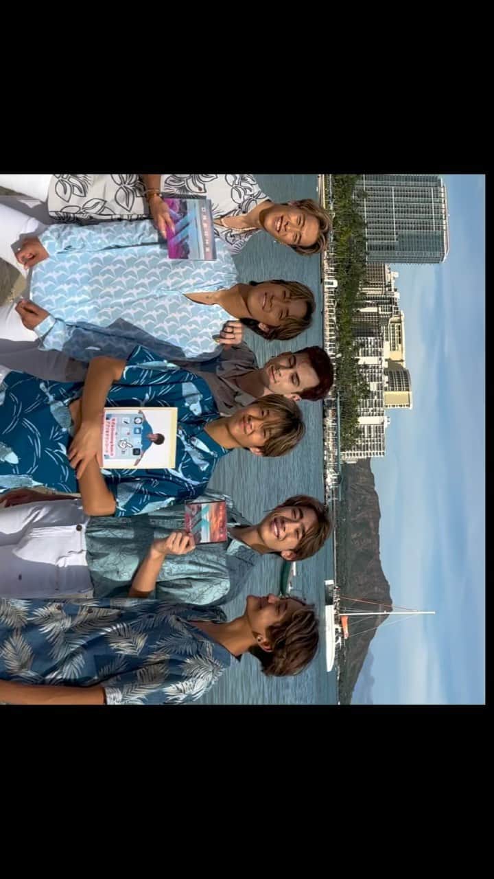 のインスタグラム：「※文字が見やすいようにリール動画を横向き画面にしました🙏  日本に在住のファンの皆さん。 いつも僕たちCrossing Rain を応援していただきありがとうございます。  たくさんの日本の方々が、僕たちのプレミアムファンクラブに加入して下さっているので、一日も早く日本のファンの皆さんに直接お会いしたい気持ちでいっぱいです。  そして何よりも感謝しているのが、日本から僕たちのオリジナルグッズをお申し込みいただいてることです。 本当にありがとうございます。  しかし、お申し込みサイトが英語表記のみのため、入力の仕方が誤ってしまい、お手元に届かないケースや遅れてしまうケースがあると聞きました。  今回は、僕が日本語で入力の仕方をご説明させていただきます。僕が紙芝居を作りました💓この動画と合わせてこちらの文章も参考にしてくださいね。  【ご入力方法】 電話番号は、頭に日本の国番号+81をつけます。そして電話番号のはじめの0(ゼロ)が不要になります。（携帯電話も同じです） 下記のようになります。 03-1234-5678 ↓ +81312345678  「First Name」→「名前」 「Last Name」→「苗字」です。 ★postal code は郵便番号です。 ★prefecture は都道府県です。 「東京都」→「Tokyo」のように、「都」「府」「県」は不要です。 ★cityは市区町村郡です。仙台市の場合 Sendai-shiもしくはSendai Cityです。  ★addressはマンションやビルの部屋番号を先に入力します。部屋番号の前に#をつけます。XRビル 501号でしたら #501 XR building となります。 次に「丁目・番地・号」を入力します。例えば「4丁目20番地8号」の場合は「4-20-8」です。  日本の皆様にスムーズに商品が届きますことを願っております。本当に心から応援していただきありがとうございます‼︎  笑太郎  #boygroup #boyband #japan #crossingrain #xr #dance #hawaii #hilo #oahu #honolulu #dancer   @crossingrain @xr_monarch @xr_jorden @xr_devin @xr_haru @xr_iamasher」