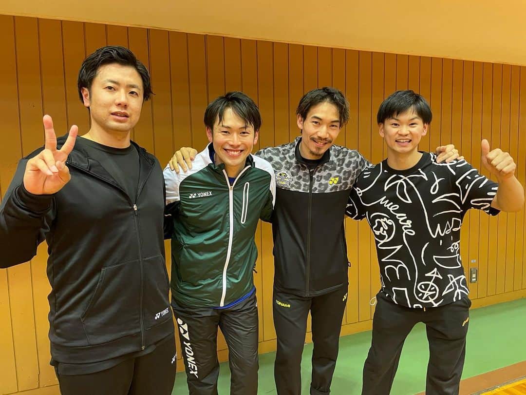 のインスタグラム：「本当に感謝です。 皆さんお忙しい中来ていただきありがとうございました🙇‍♂️ 現役の選手、コーチまで…  本当に幸せな時間でした。 気になる方はゆうたのYouTubeを見てください👍🏸  ゆうたありがとう‼️‼️  これからヨネックスバドミントンコーチとして頑張っていきますので皆さん応援宜しくお願いします‼️‼️‼️  スイッチ入りました💪🏸  #感謝祭 #みんなありがとう #yonex」