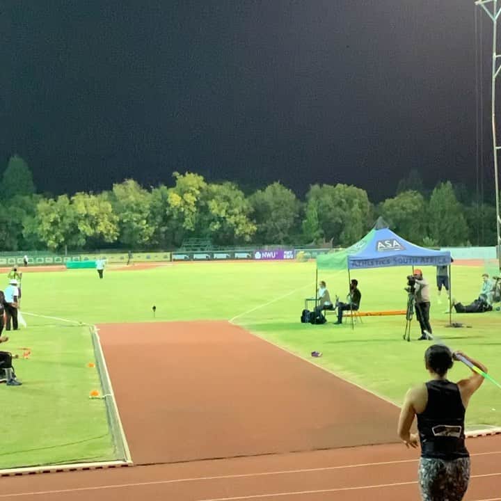 佐藤友佳のインスタグラム：「54.98m ASA Athletics Grand Prix Continental Tour Challenger 6 April   肘怪我してから約10ヶ月ぶり、去年の日本選手権ぶりの試合！ 久しぶりの試合は楽しみと不安が入り混ざった気持ちで...ピットに立った瞬間、怖いって気持ちが先に出た🥲 ただ徐々に緊張もとけて、南アフリカならではの試合の雰囲気を楽しめました😊🇿🇦 記録は置いといて...まずは怪我なく試合することができて良かった😉❗️」