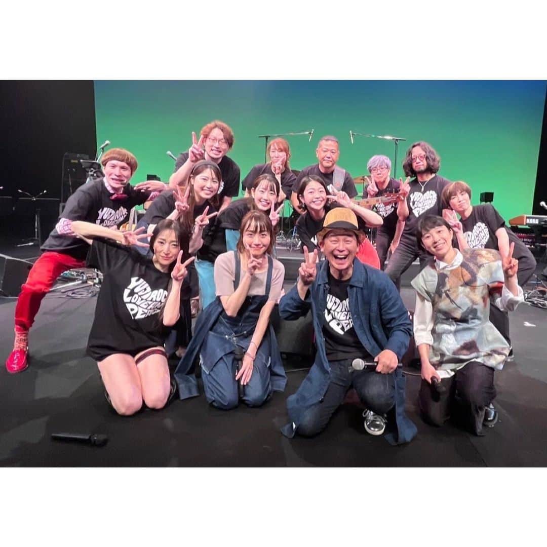 河村綾奈のインスタグラム：「『横山万博』 あたたかいお客さんの前で、 素敵な素敵な生バンドの皆さんと、 こーんなに大きなホールで、 歌わせていただきました。どひゃー🙇‍♀️  夕希ちゃんや渕上ちゃんと3人一緒に緊張して、練習して、本番を迎えて、ホッとして、反省して、笑って、泣いて。 舞台袖の時間も含めて貴重な1日でした🍀 来てくださった皆様、ご一緒した皆様、 ありがとうございました！  ちょっとだけ連続で投稿させてください！」