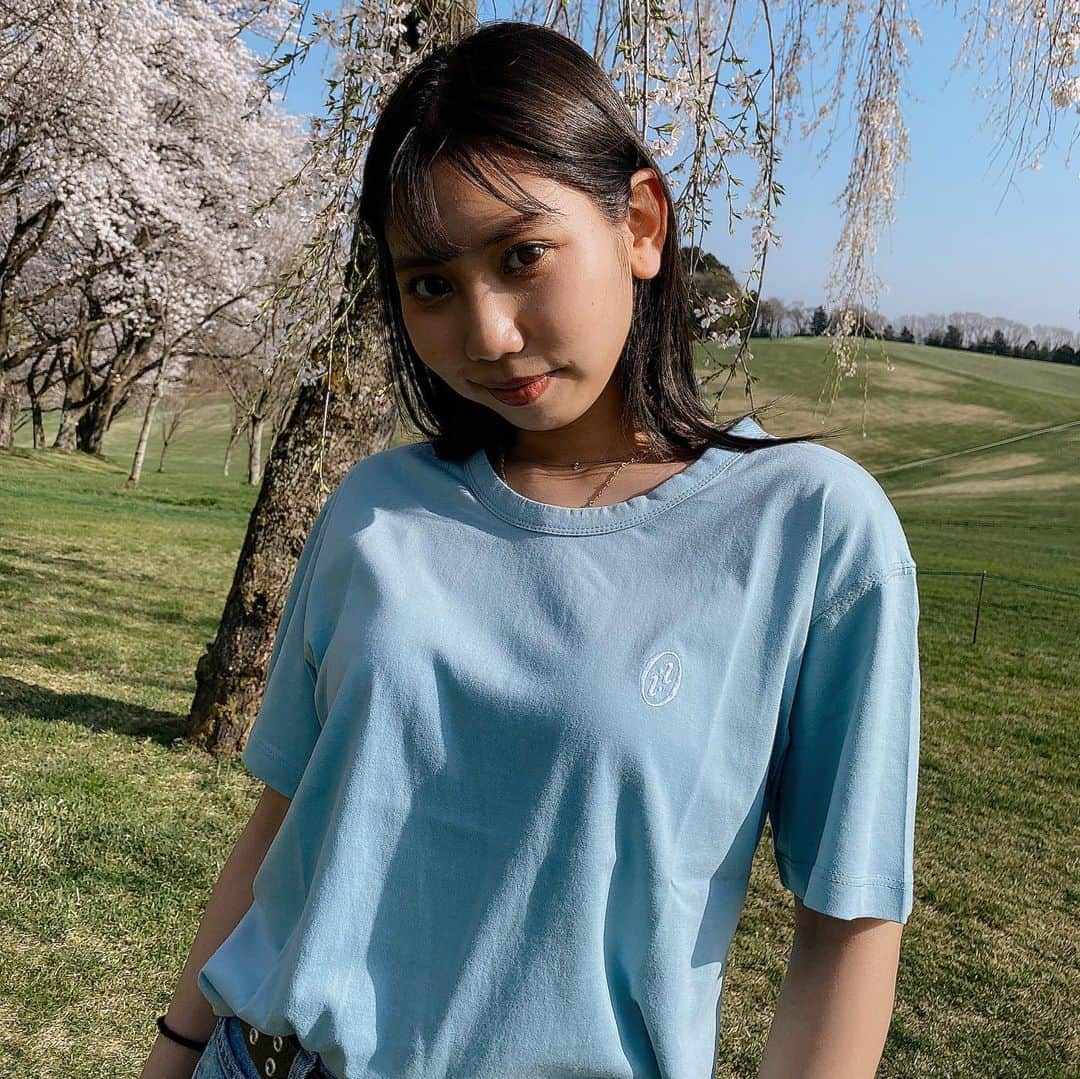 薬丸玲美さんのインスタグラム写真 - (薬丸玲美Instagram)「@ishi.lisalisa   このTシャツ全色欲しい💙 着心地良すぎる！！！  部屋着にするのは勿体無いけど 気持ちいいから部屋着にも欲しい！  流石りさちゃん♡  ポップアップもお疲れ様！  @_l2i5q  #ishi」4月10日 18時04分 - remi_yakumaru