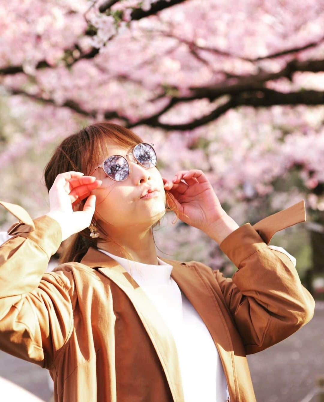 吉沢明歩さんのインスタグラム写真 - (吉沢明歩Instagram)「👓めがね👓めがね🌸  #桜#春#春らんまん#まだちょっと寒いけど #桜きれい #🌸」4月10日 19時13分 - akiho_net