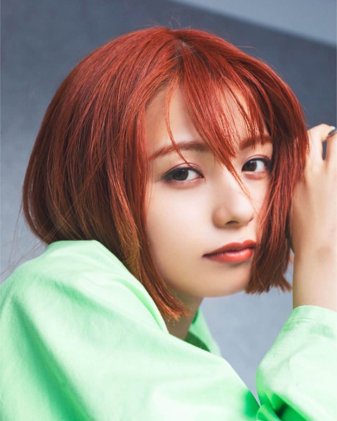 足立佳奈のインスタグラム：「ZOZOSHOES 👟  今回は、 ラジオ番組「Kicks Lounge」と 「オニツカタイガー」がコラボした 限定モデル履かせてもらったよ！  ぜひチェックしてよん！」