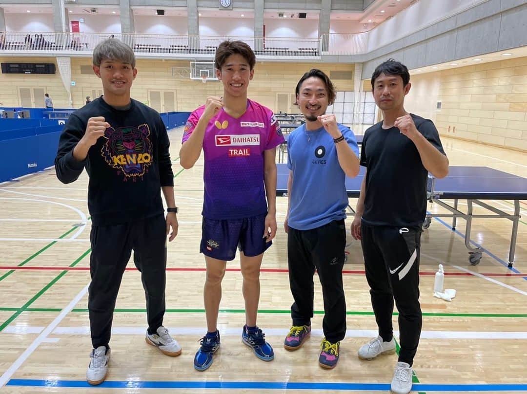 吉村真晴のインスタグラム：「アジア競技大会選考会において優勝することができました。 みなさんのサポートのおかげで良い準備ができた結果だと思います。 時吉さん、ミッチーさん、和弘、イオタさん(??)笑 本当にありがとうございました！  スポンサーの皆さんにも感謝です。 いつもありがとうございます。  ファンの皆さん、オンラインや現地での応援ありがとうございました。  本戦でも自分らしく戦っていきます。 本当にありがとうございました。」