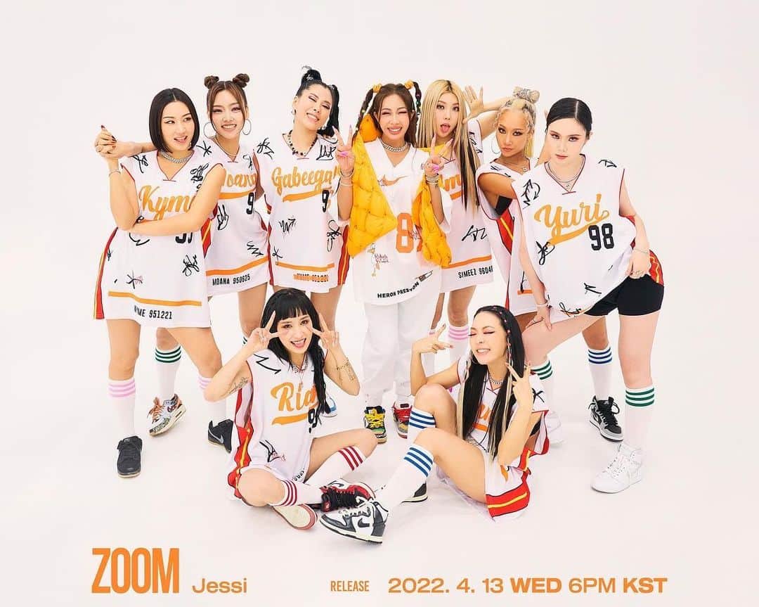Jessiのインスタグラム：「‘ZOOM’ with my babies @la.chica_official 🧡 04.13 6PM #ZOOM #제시 #JESSI」