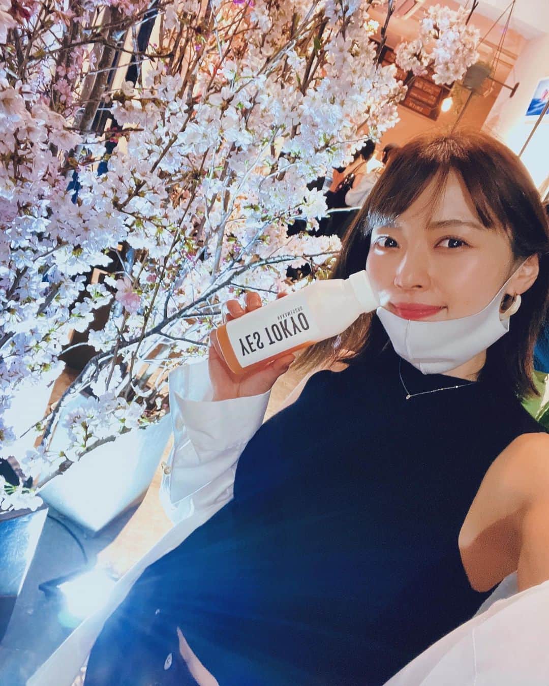 伊藤しほ乃のインスタグラム：「YES TOKYO   6th anniversary💛！  🍎🍌🍊🍓🥝🥦🍍🥬🍍🍅🥕  #コールドプレスジュース #クレンズジュース #yestokyojuice」
