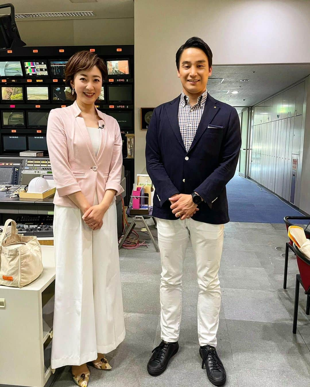 池尻和佳子さんのインスタグラム写真 - (池尻和佳子Instagram)「いつもモニター越しでの会話だったコメンテーター松田丈志さんとようやくお会いできました‼︎ さすがですね✴️今朝もランニングされた後、RKBに来られたそうです🏃‍♂️  この後「タダイマ！」新しくなった春吉橋開通、 子供の新型コロナ後遺症に関してなどお伝えします。  #コメンテーター#松田丈志 さん#元競泳選手 #スポーツジャーナリスト#aquaterra #やはり #かっこいい#素敵です#rkb#月曜日#タダイマ #ようやく#お会いできました#感謝#ランニング #しないと#いけませんね#春吉橋#タモリ さん#揮ごう」4月11日 15時34分 - wakako_ikejiri_rkb