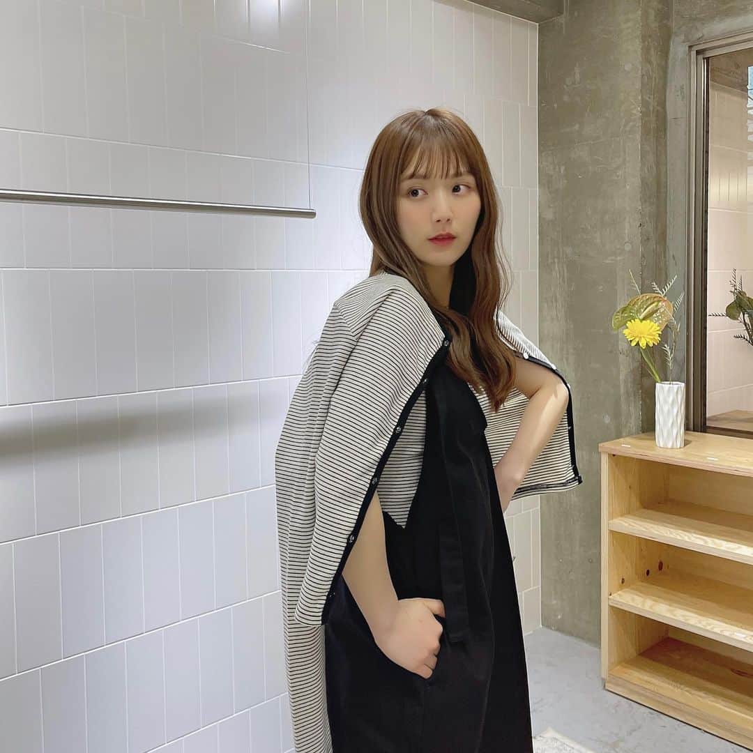ひよんのインスタグラム：「🌸🌻  春より夏に近くないか🤭 今日は5時起きで撮影がんばりました💚 撮影終わってジムも行って、 英語の勉強も頑張りたいところ。👈ここはまだ確定ではない🤣  みんなはどんな1日すごしてる？💓  #ひよん #ひよん服」