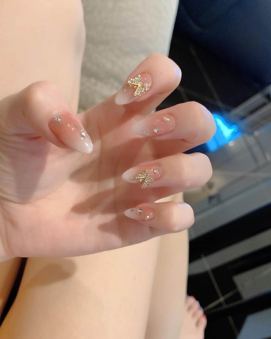DJ MELのインスタグラム：「爪かわいい？😍😘😁❤️💕」