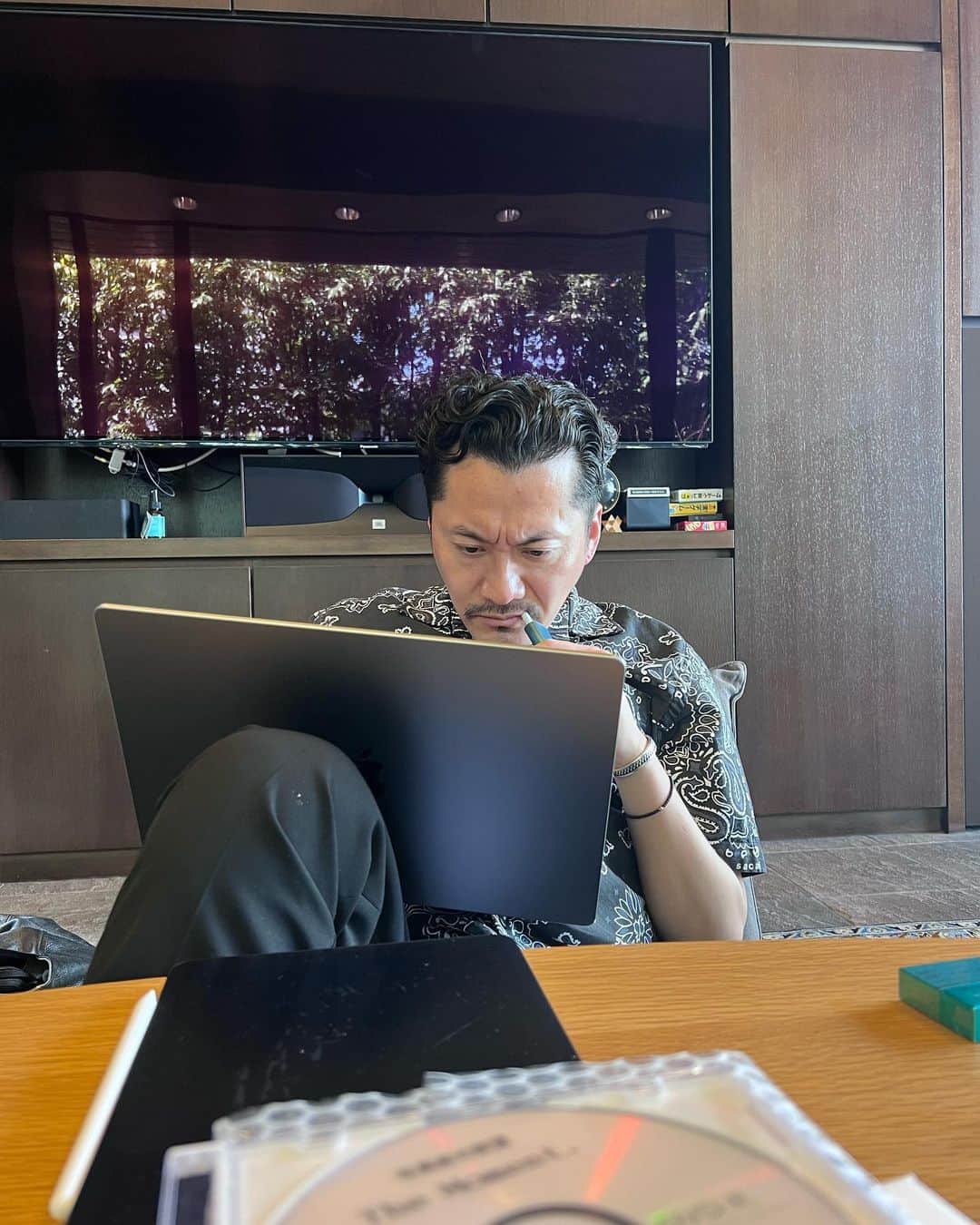 山口一郎のインスタグラム：「巨匠とミーティング。」