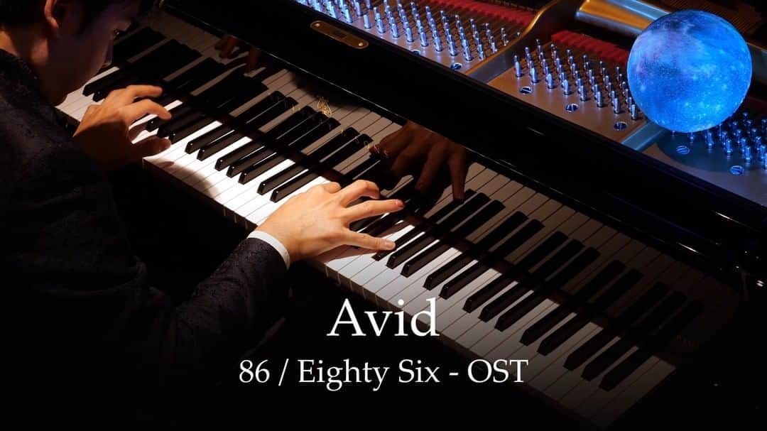 Animenz（アニメンズ）のインスタグラム：「I just finished watching 86 / Eighty Six a few weeks ago and I was simply speechless at the beauty of the final two episodes! Words cannot describe all the emotions I felt when I was watching "that" moment in episode 22.  This piano arrangement of Avid - the ED theme - is done in a special arrangement style and it is one of the most emotional songs I have played in a while. You can watch the full version on my YouTube channel!  #avid #eightysix #hiroyukisawano」