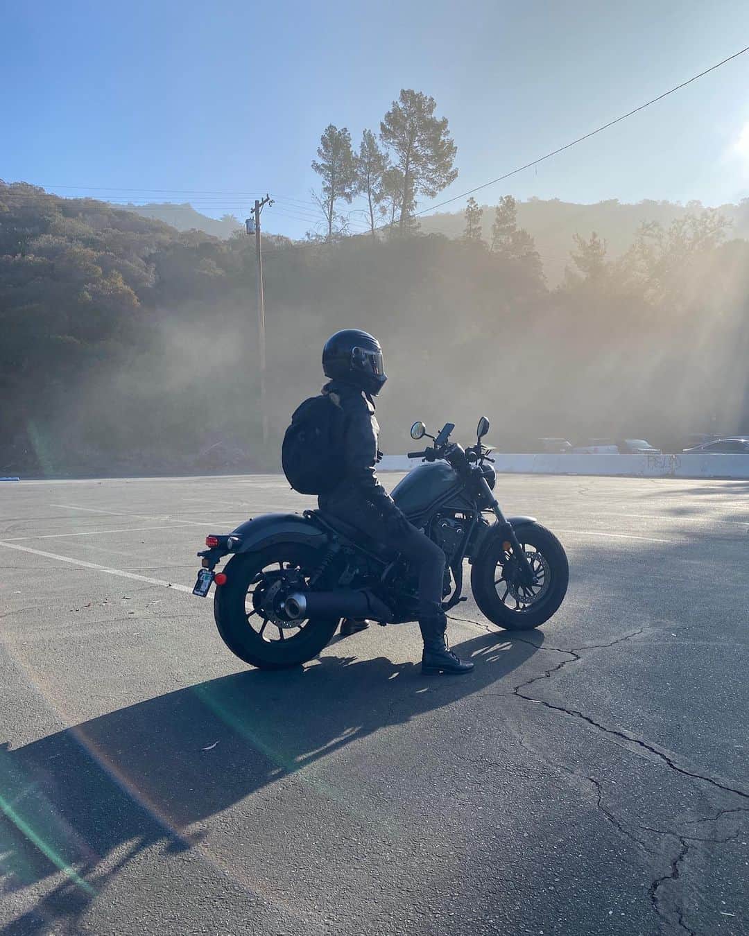 ブレッヒェ・ハイネンのインスタグラム：「🏍 🍝 🎮 👩🏻‍🤝‍👩🏼🍳 🎭」
