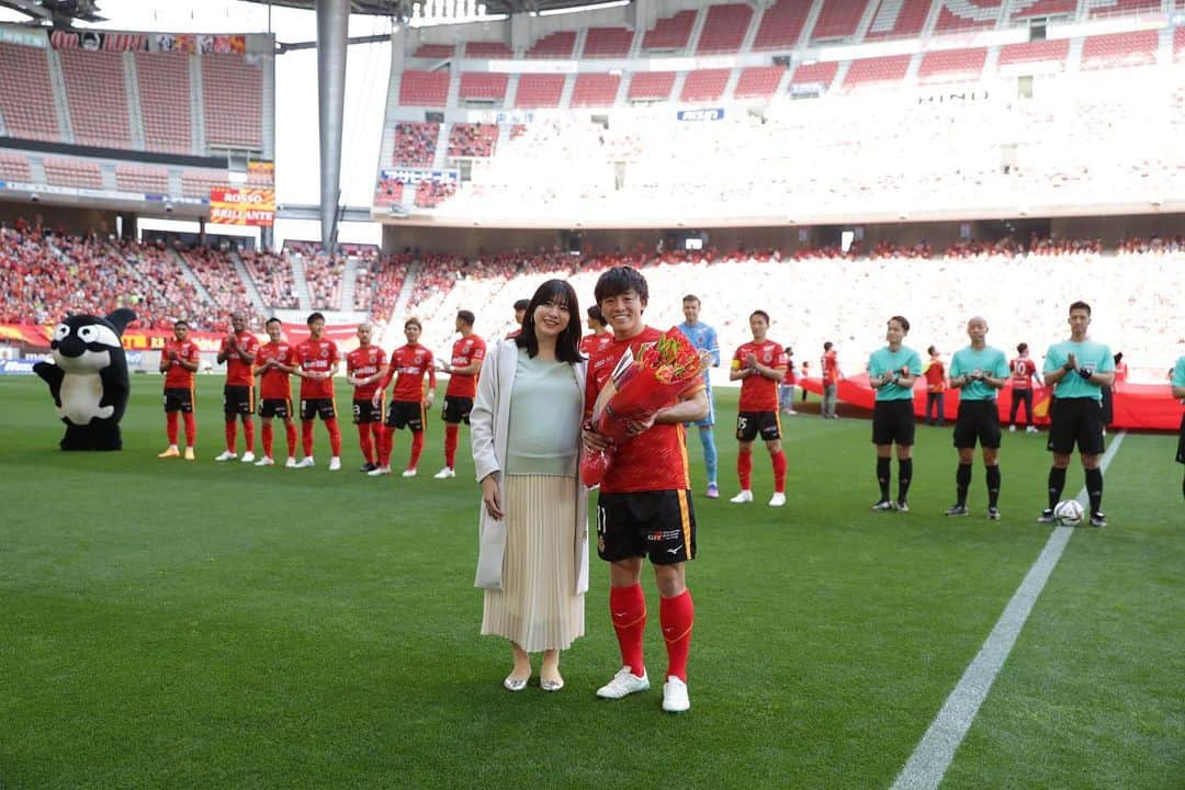 相馬勇紀のインスタグラム：「J1通算100試合出場することができました💯 これまでの皆様の応援に心から感謝しています。  なかなか勝てない状況が続いていますが、見ていてワクワクするようなプレーでチームを勝たせられるように頑張ります。引き続き応援よろしくお願いします！  #grampus  #100試合 #相馬勇紀」