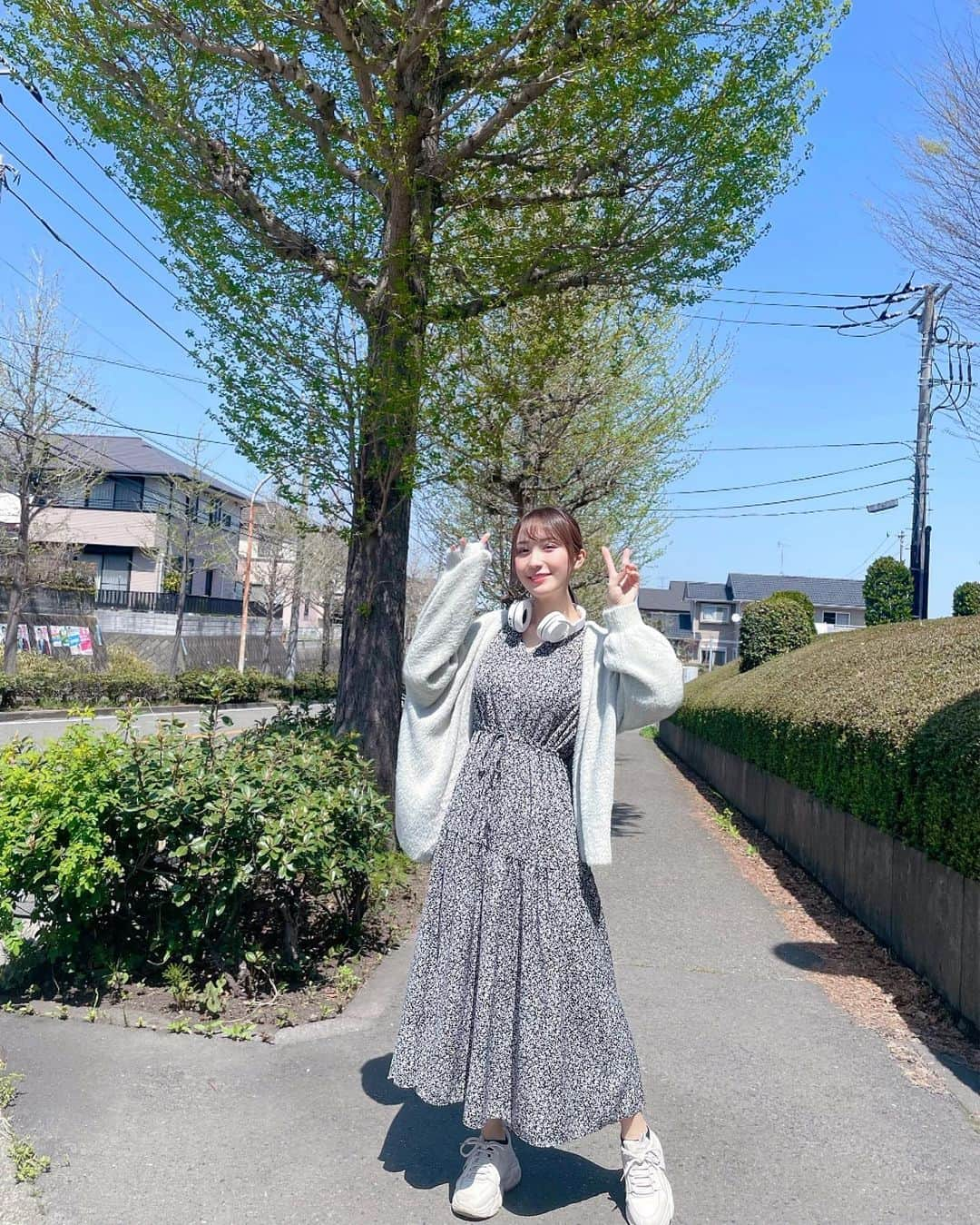 伊藤愛真さんのインスタグラム写真 - (伊藤愛真Instagram)「光合成してます🌼 今日は長丁場だけどみんなにいい報告できそ🤍 . たのしみ☺️ 最近嬉しいコメントやDMたくさんくれてありがとうすきっ🌷」4月11日 18時56分 - __emagram