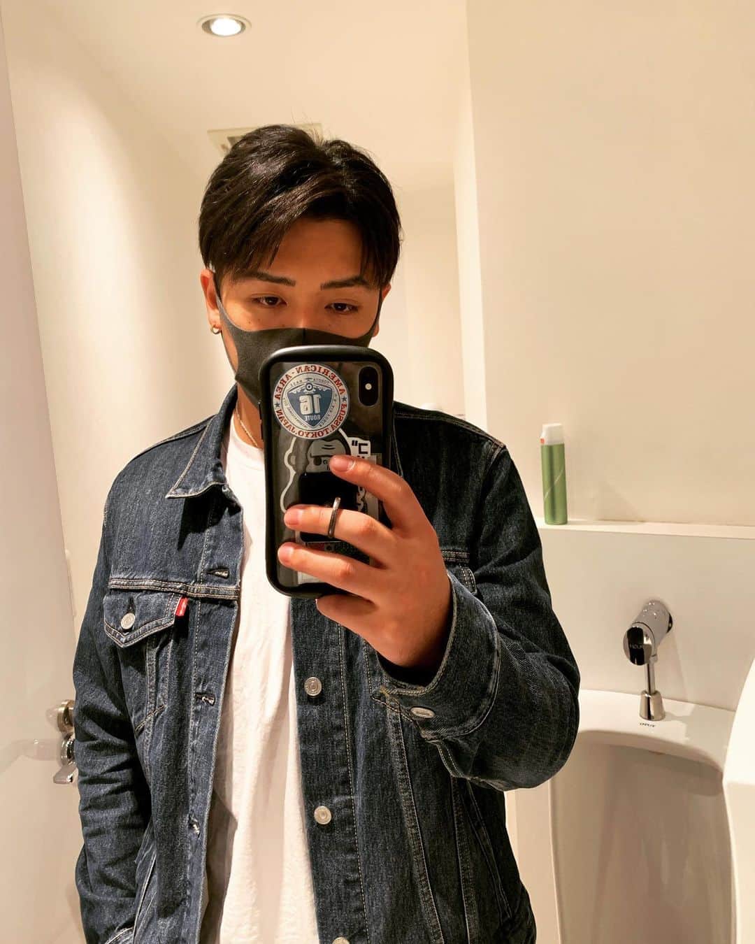 ガチヤマのインスタグラム：「髪よ、伸びろ。  みんな今と昔の短髪どっち派？  #ESPOIRTRIBE  #エスポワール  #エスポ  #ガチヤマ  #まだまだ耐え  #髪長いの慣れてきた」
