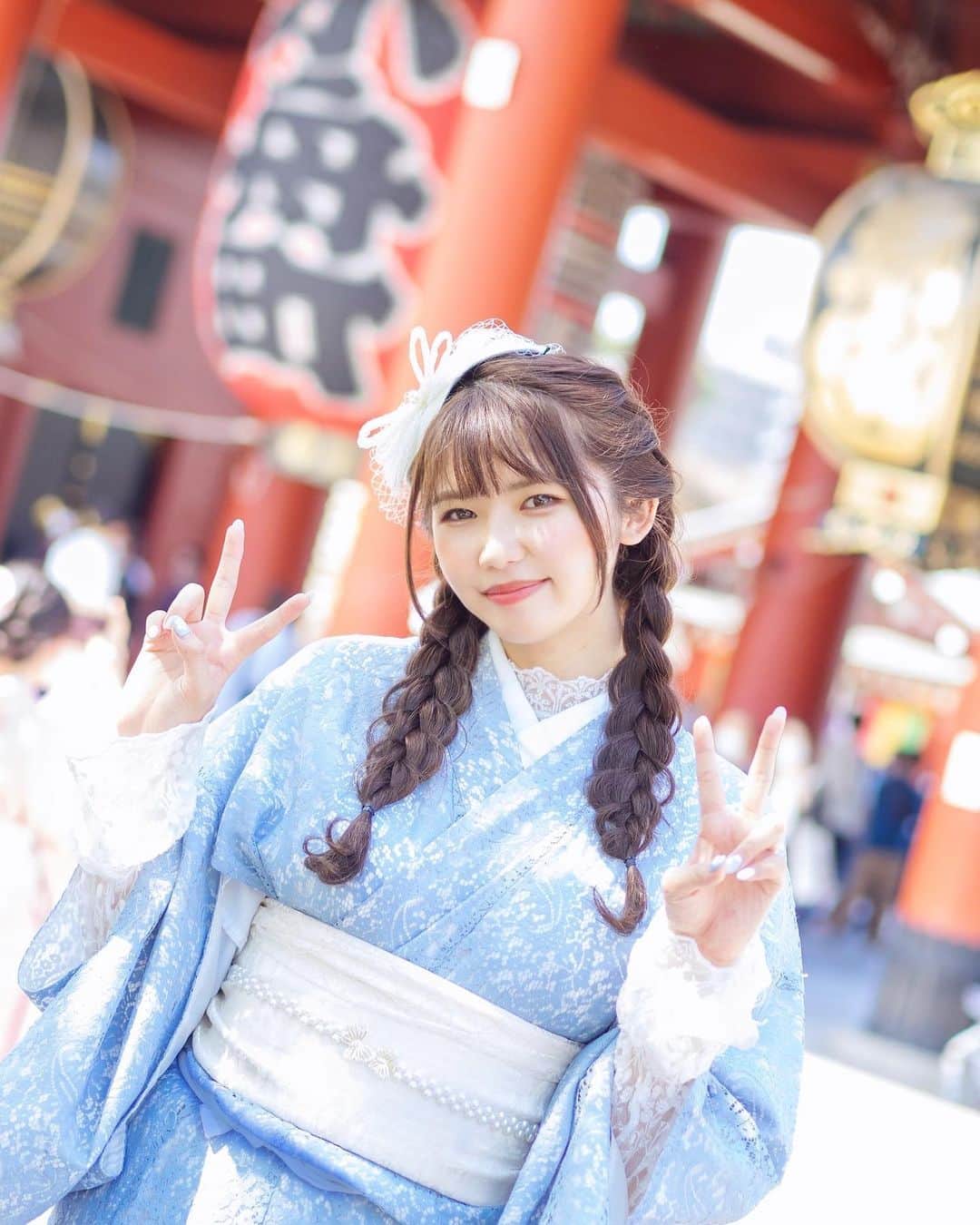 月愛きららのインスタグラム：「だぶるぴーす！✌️  #レース着物 #着物ヘアアレンジ #浅草 #梨花和服 #着物」