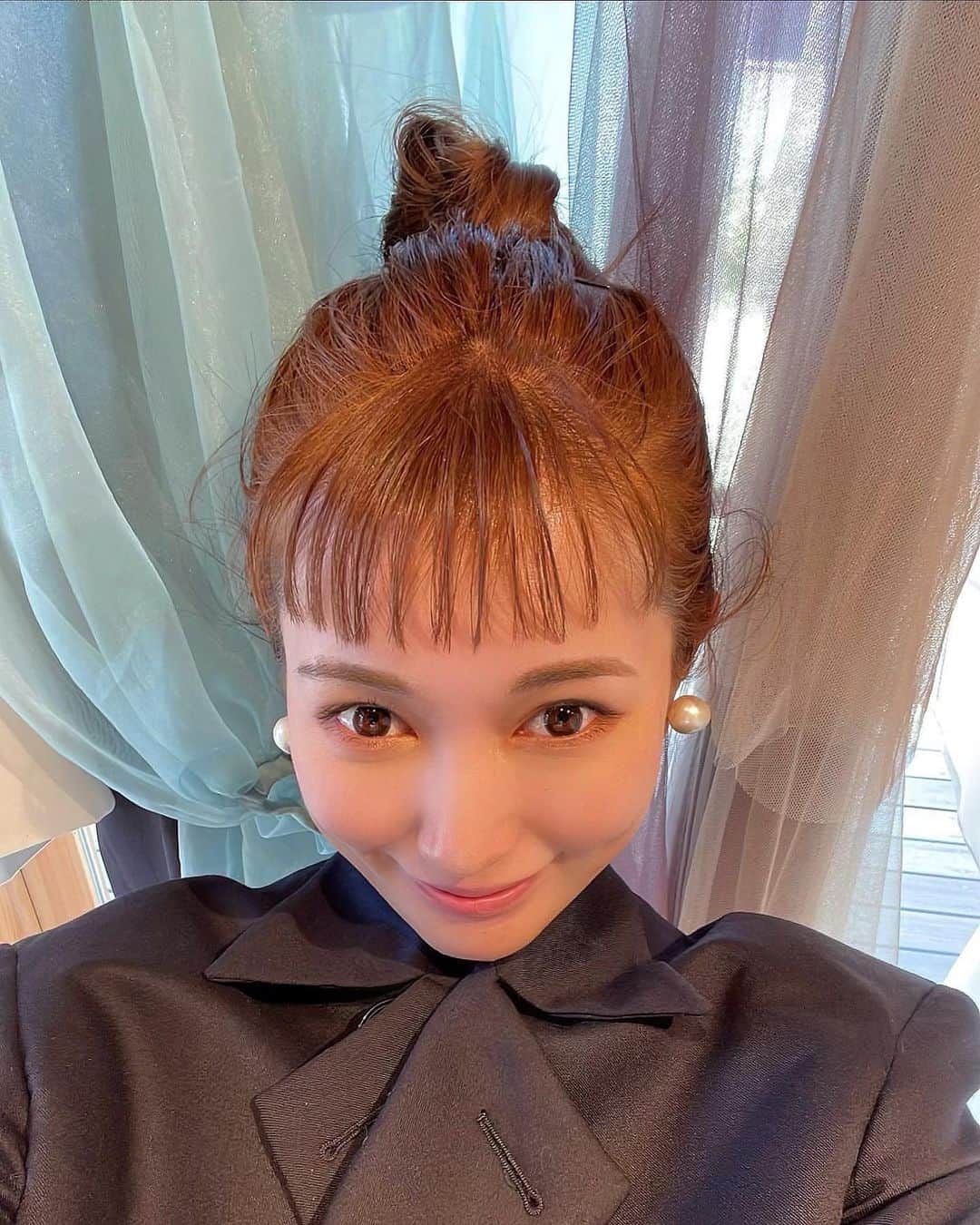 七原月乃のインスタグラム：「new color🎨 #踊るアホ毛御殿」