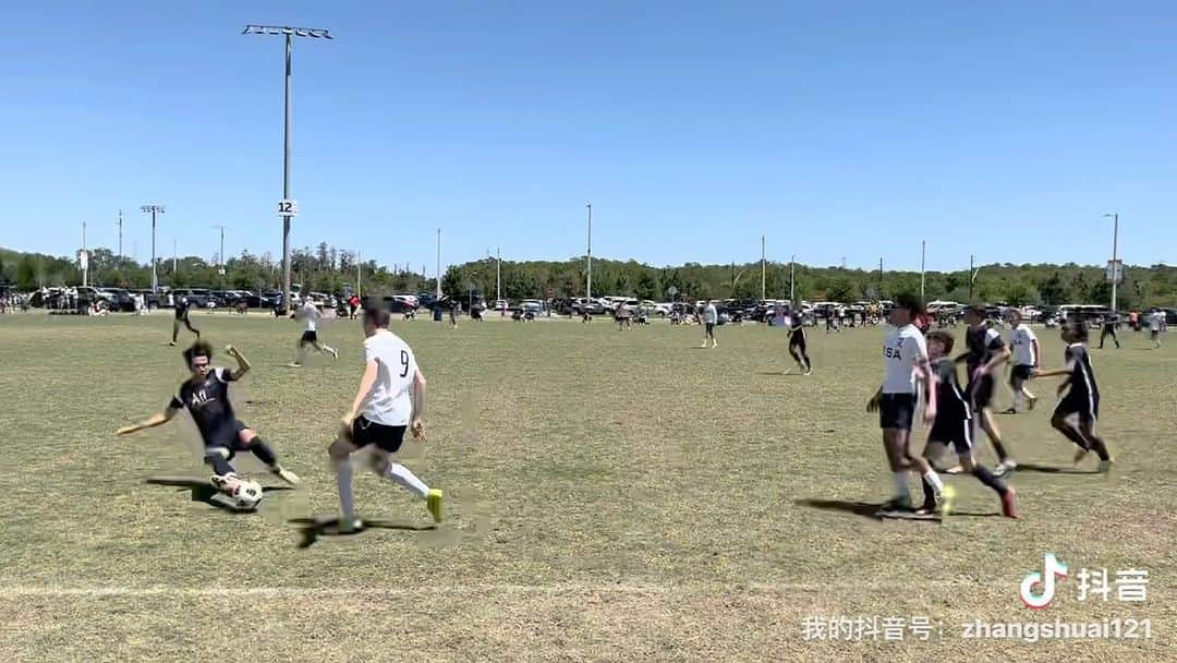 ジャン・シューアイのインスタグラム：「Great tackle @markliu.921 ,it was fun to watched boys so good comeback from 0:2 to 2:2  @psgacademyusa」