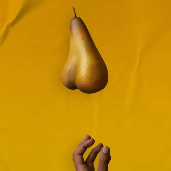 ネイサン・エイドリアンのインスタグラム：「How’s your pair hangin’? If you’re a guy in your 20s or 30s, you should be getting to know your testicles and what’s normal for you down there. #KnowThyNuts #movember @movember」