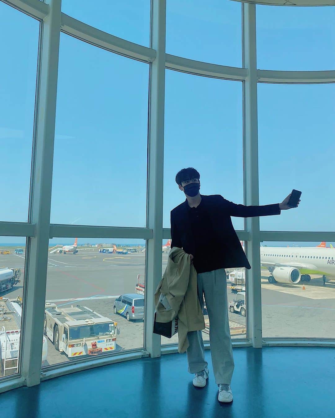 チョ・ユヌさんのインスタグラム写真 - (チョ・ユヌInstagram)「여행가고싶다😂  #travel #seoul」4月11日 23時13分 - w2798ccc