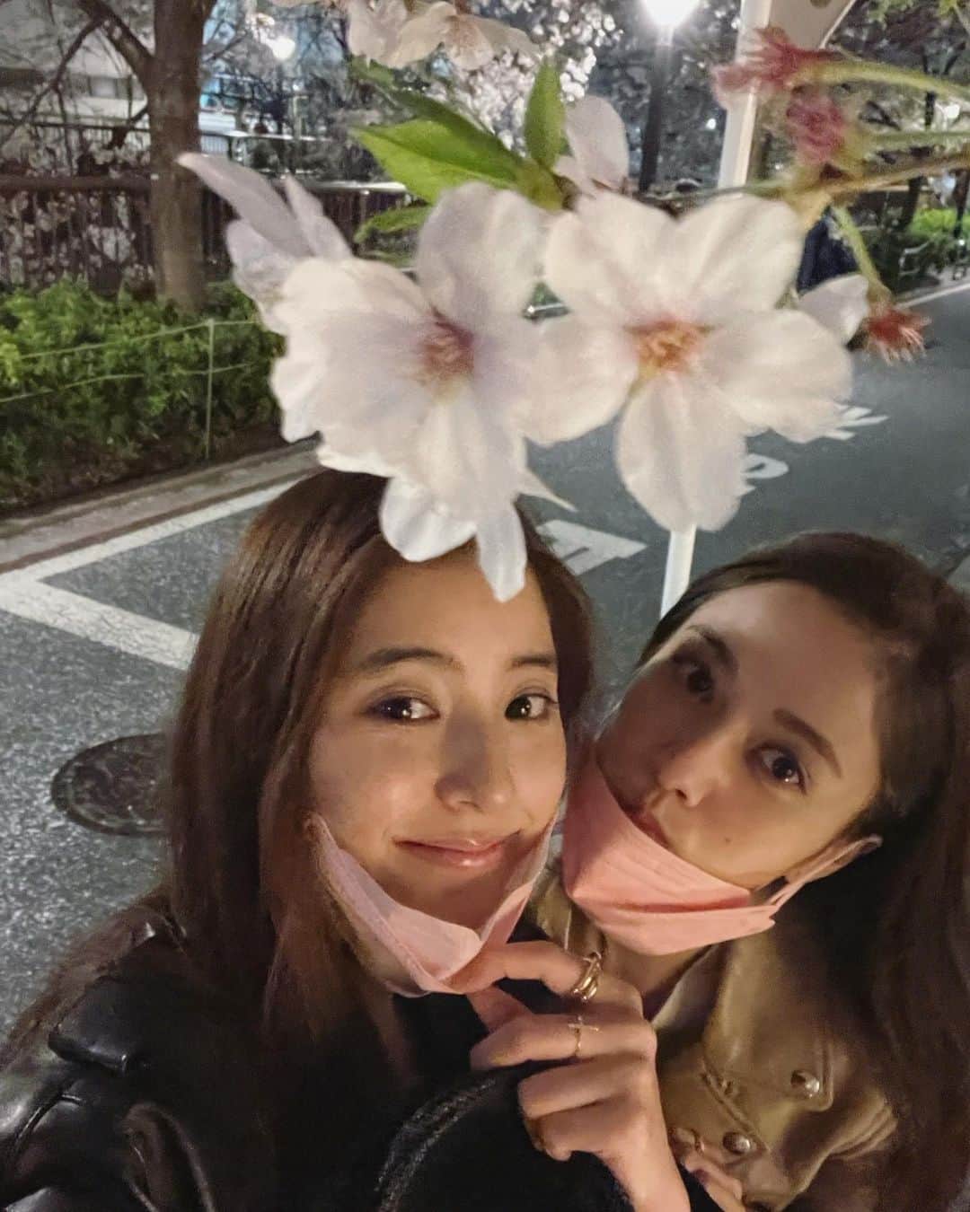 新木優子さんのインスタグラム写真 - (新木優子Instagram)「まりちゃんと夜桜を見に行った時の☺️♡ 綺麗だったなぁ。」4月11日 23時20分 - yuuuuukko_