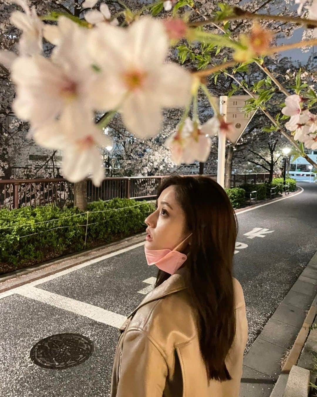 谷まりあさんのインスタグラム写真 - (谷まりあInstagram)「今年も一緒に見れました🌸🥰 ゆっくりお散歩もできて気持ちの良すぎた一日でした🌸」4月11日 23時37分 - mariaaaa728